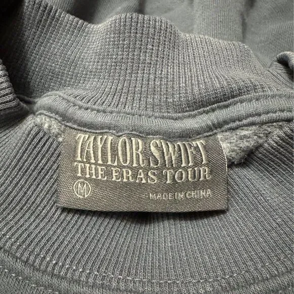 NEW The Eras Tour Authentic Blue Crewneck Sweatshirt Taylor Swift 2023 Medium - Picture 4 of 6